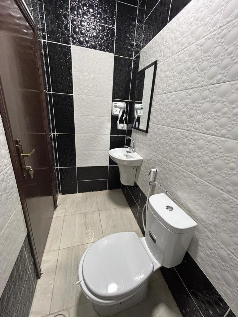 Leen Guest House Вади Муса Екстериор снимка